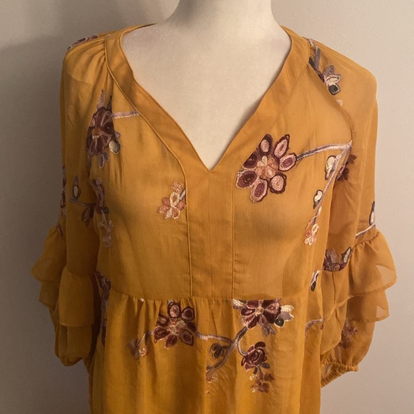 Flower dress. Semi sheer size small adorable! - Picture 2 of 9